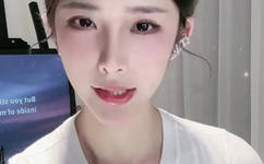 2男3女正玩的尽兴